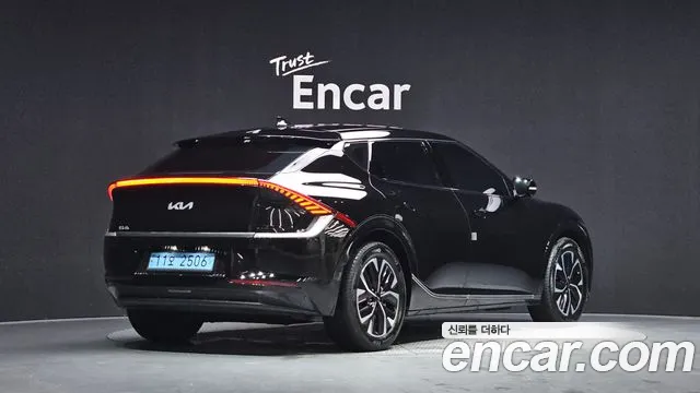Kia EV6 — Фото автомобиля 2
