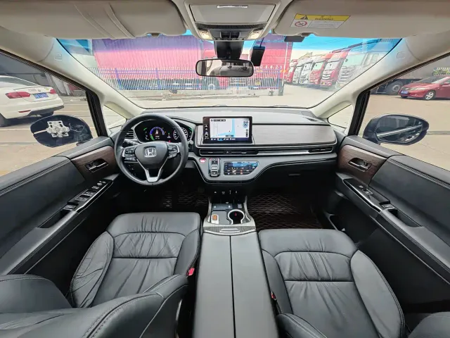 Honda Odyssey — Фото автомобиля 3