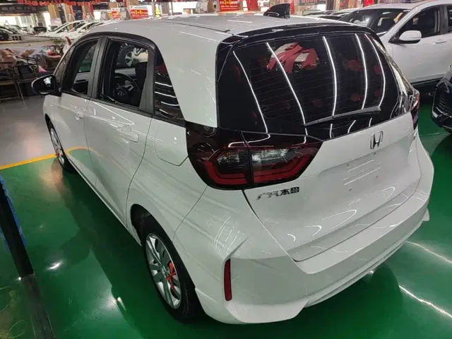 Honda Fit — Фото автомобиля 4