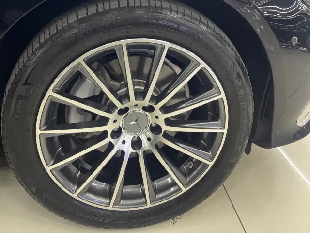 Mercedes-Benz E-Class — Фото автомобиля 10