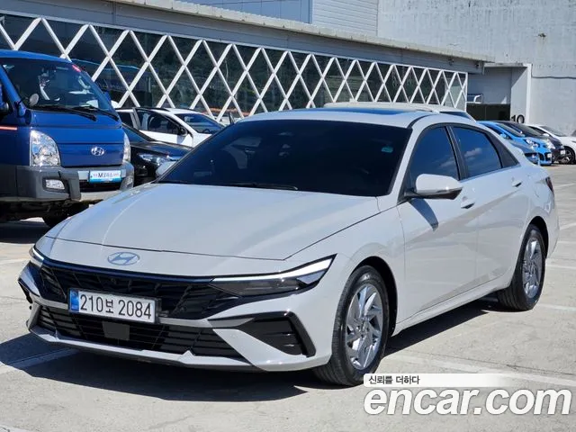 Hyundai Avante CN7 — Фото автомобиля 2
