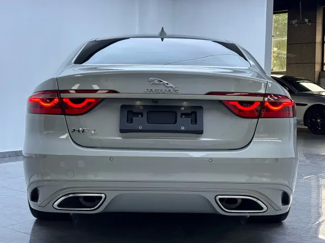 Jaguar XFL — Фото автомобиля 18