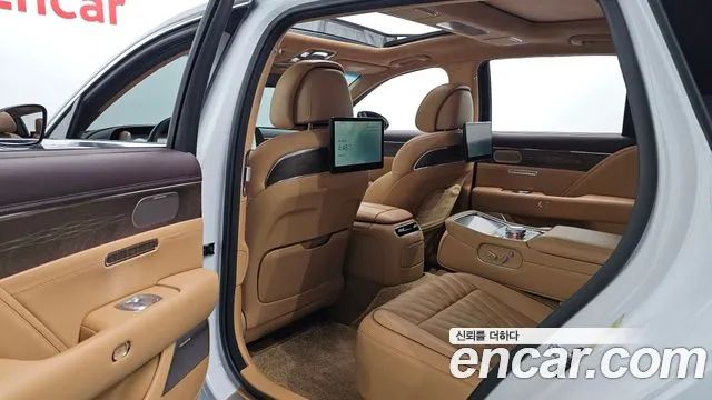Genesis G90 Бензин 3.5 турбо AWD — Фото автомобиля 12