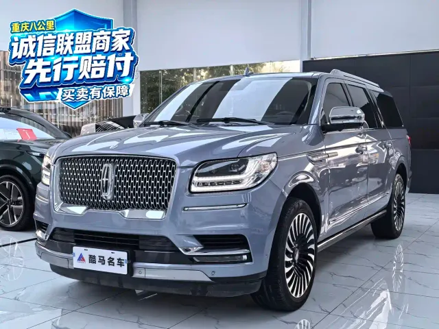 Фотография автомобиля — Lincoln Navigator
