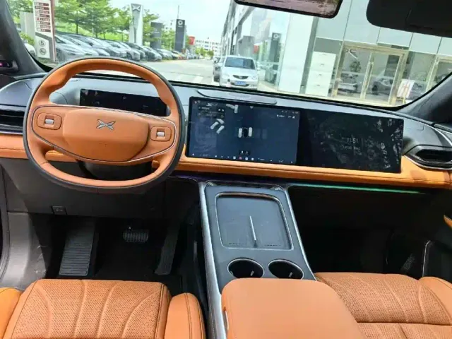 Xpeng G9 — Фото автомобиля 9