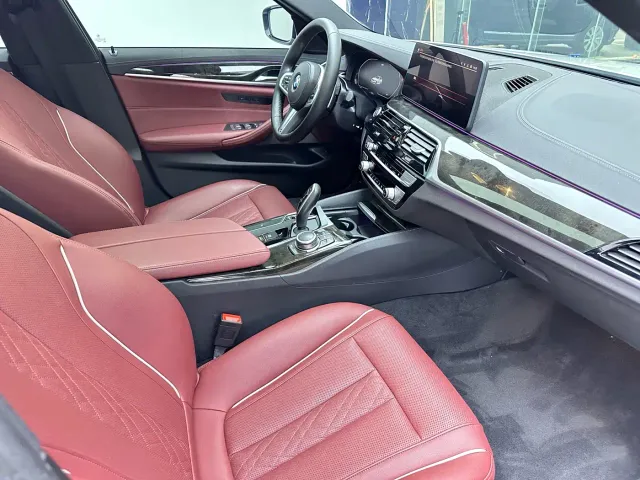 BMW 5 Series — Фото автомобиля 15