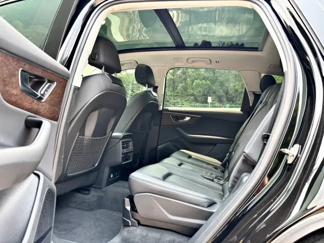 Audi Q7 — Фото автомобиля 7