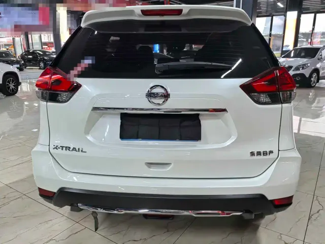 Nissan X-Trail — Фото автомобиля 5