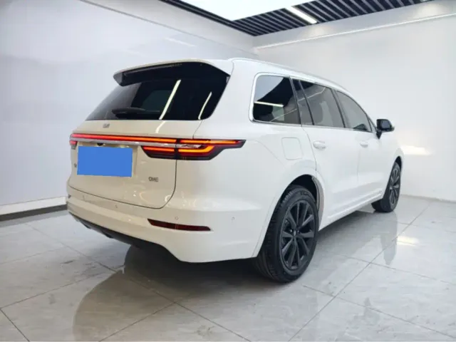 Li Auto ONE — Фото автомобиля 7