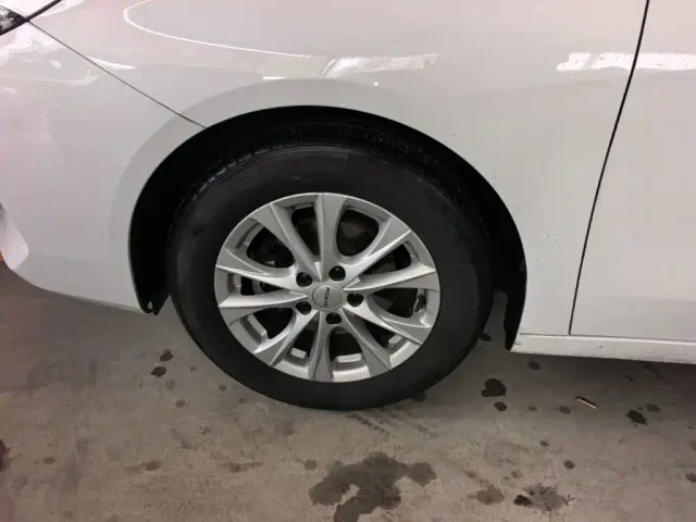 Roewe i5 — Фото автомобиля 22