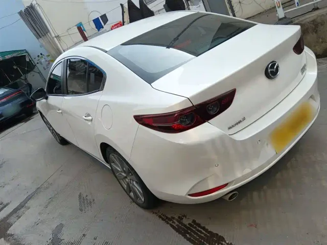 Mazda Axela — Фото автомобиля 22