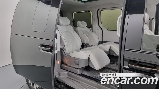 Hyundai Staria Staria 4WD Lounge 7 мест — Фото автомобиля 12