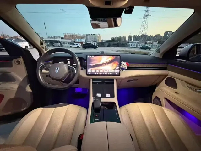 Aito M7 — Фото автомобиля 4