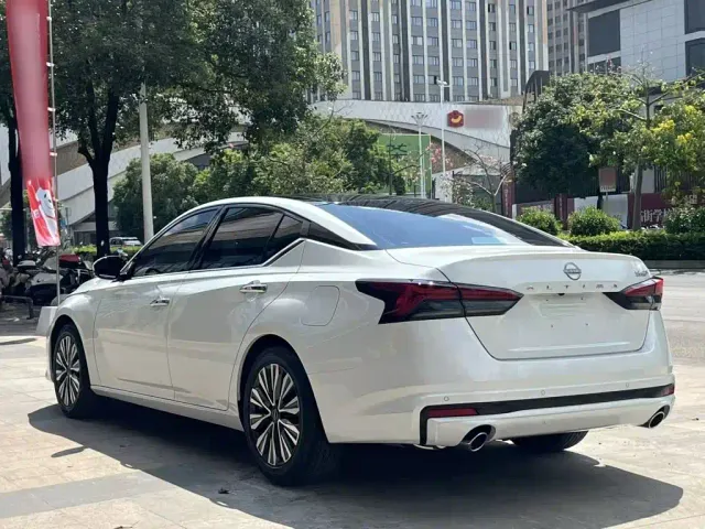 Nissan Teana — Фото автомобиля 16