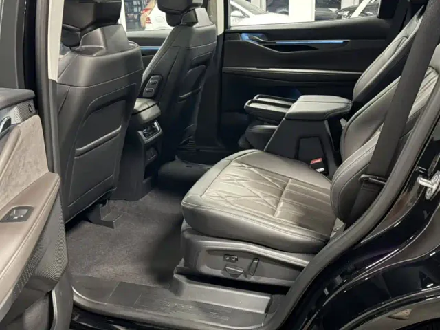 Ford Edge — Фото автомобиля 15
