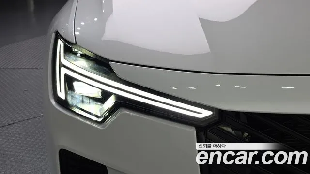 Volvo S90 — Фото автомобиля 22
