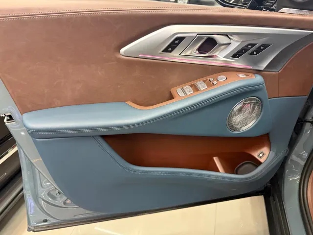 BMW XM — Фото автомобиля 7