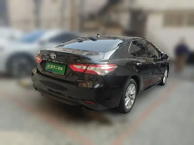 Toyota Camry — Фото автомобиля 4