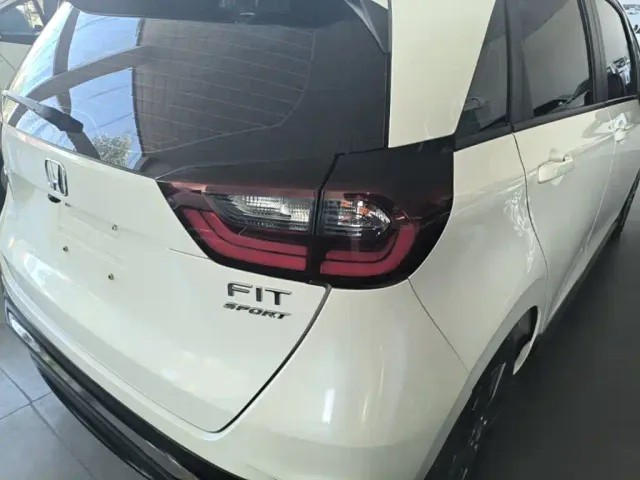 Honda Fit — Фото автомобиля 7