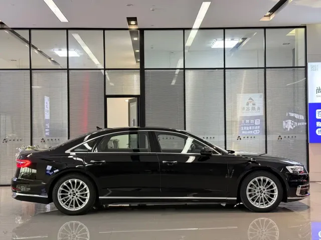 Audi A8 — Фото автомобиля 16