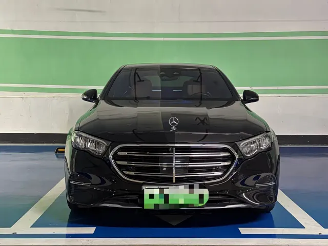 Mercedes-Benz E-Class — Фото автомобиля 2
