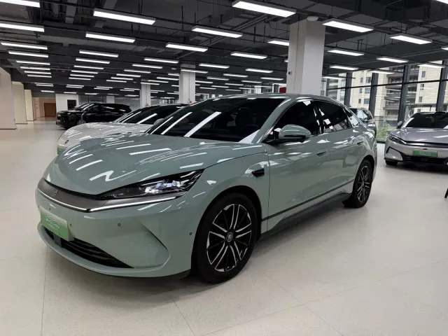 Фотография автомобиля — BYD Qin L