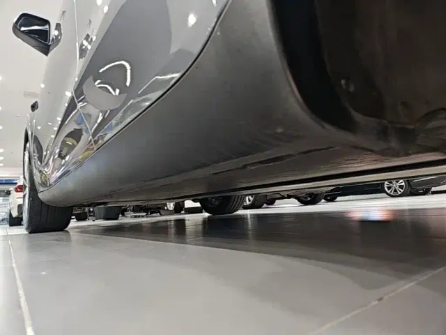 Tesla Model Y — Фото автомобиля 21