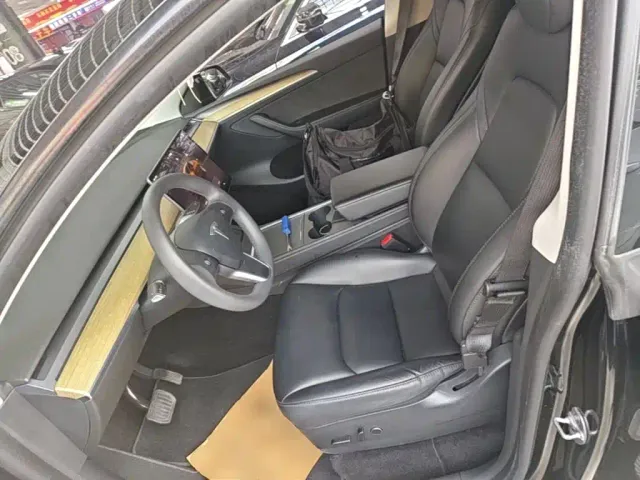 Tesla Model Y — Фото автомобиля 14