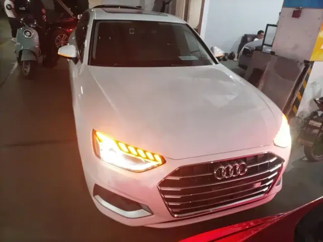 Audi A4L — Фото автомобиля 2