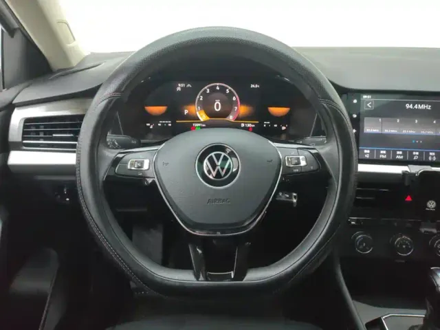 Volkswagen Lavida — Фото автомобиля 15