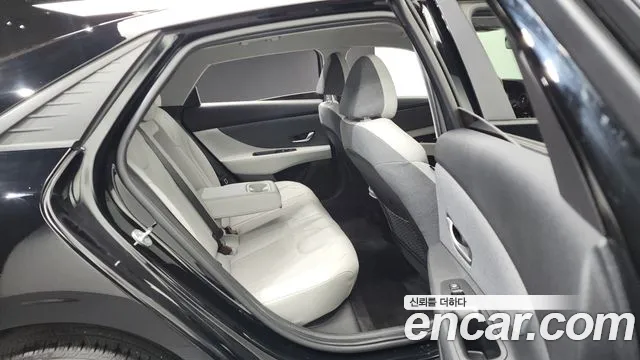 Hyundai AVANTE Avante (CN7) — Фото автомобиля 11