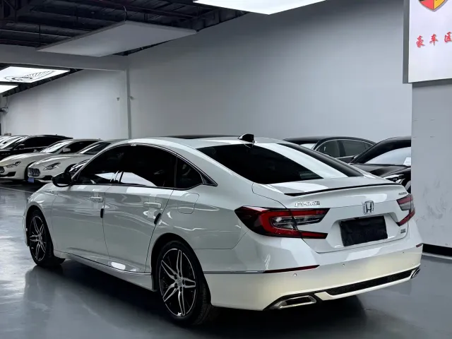 Honda Accord — Фото автомобиля 23