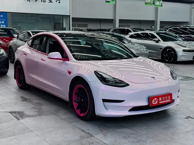 Tesla Model 3 — Фото автомобиля 3