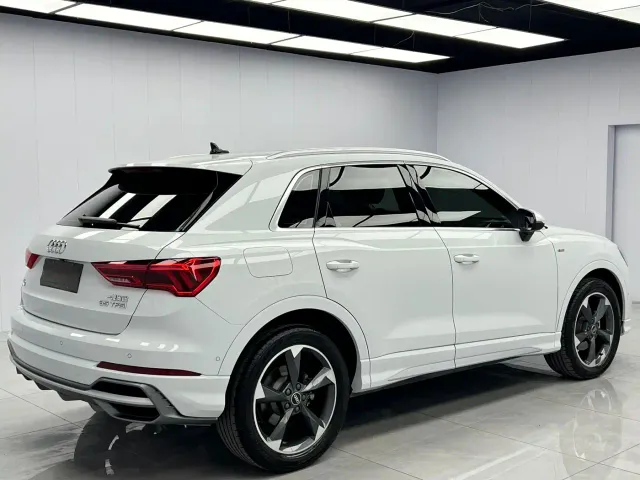 Audi Q3 — Фото автомобиля 3
