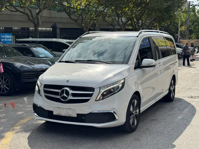 Mercedes-Benz V-Class — Фото автомобиля 2