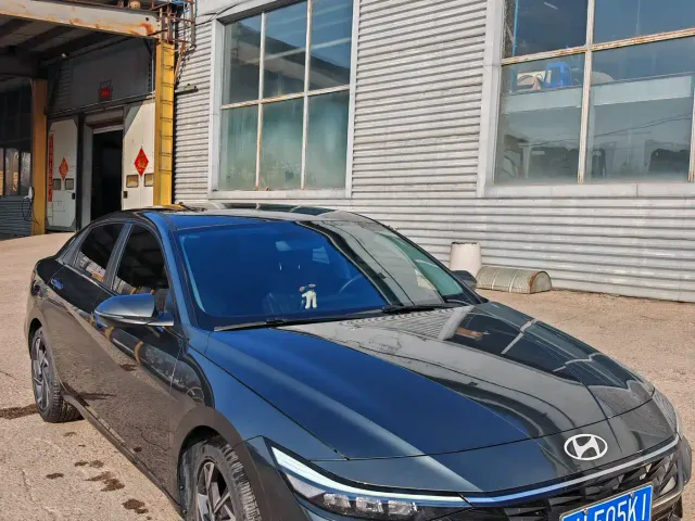 Hyundai Elantra — Фото автомобиля 2