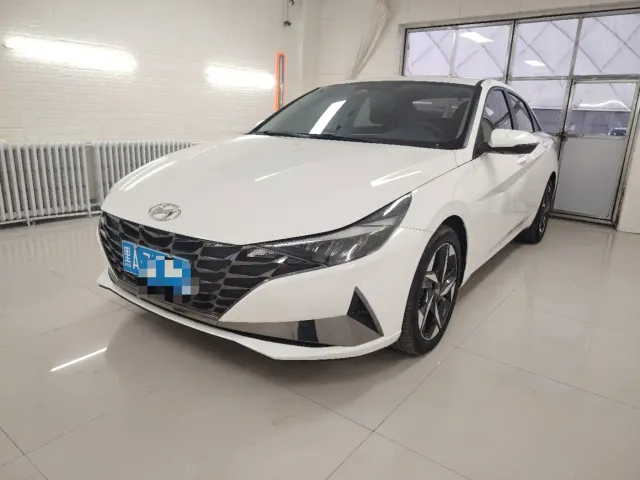 Фотография автомобиля — Hyundai Elantra