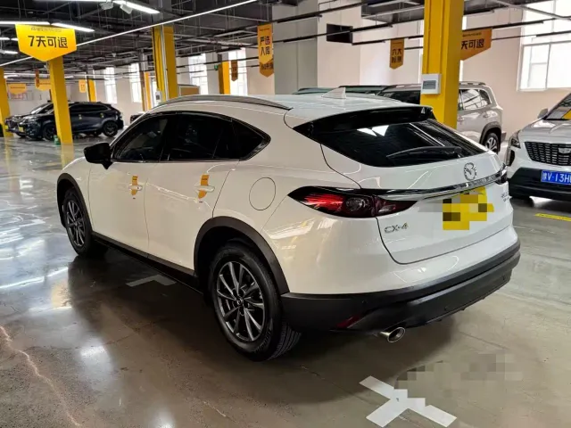 Mazda CX-4 — Фото автомобиля 2