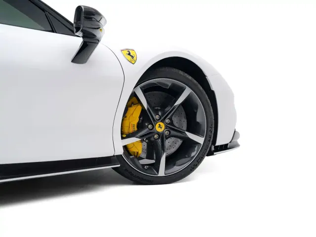 Ferrari SF90 — Фото автомобиля 7