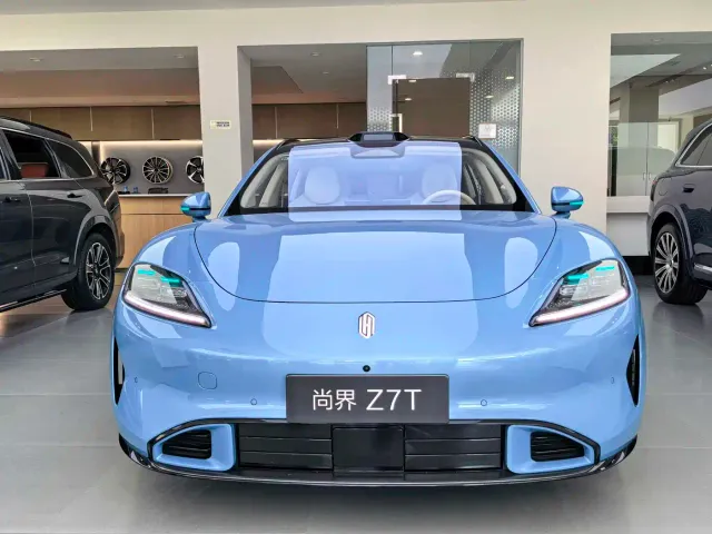 Shangjie Z7T — Фото автомобиля 2
