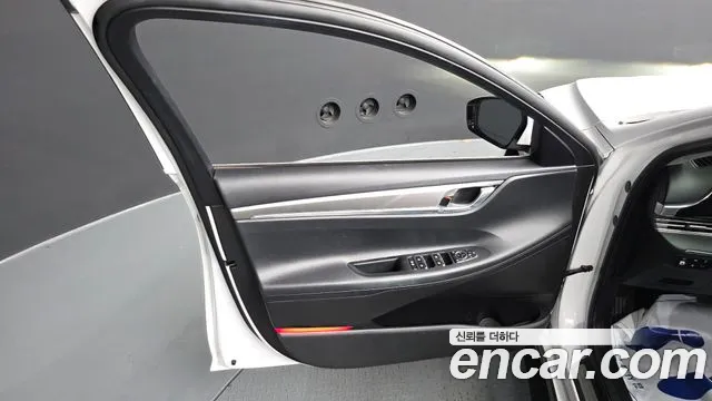 Hyundai Grandeur Grandeur (New) Hybrid — Фото автомобиля 24