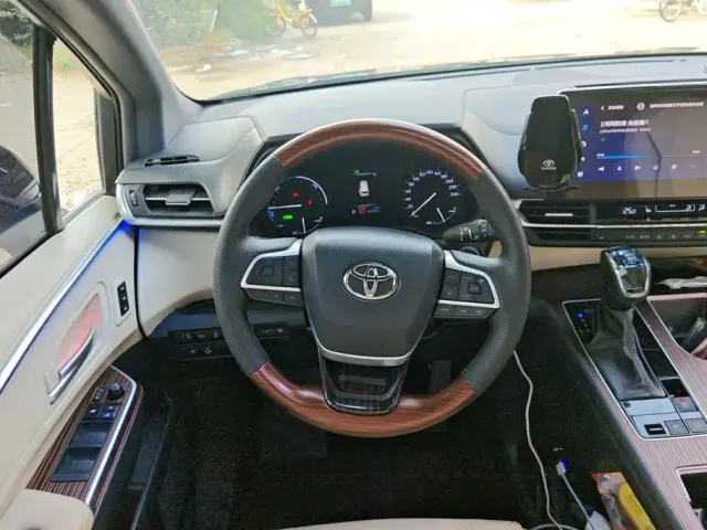 Toyota Granvia — Фото автомобиля 15