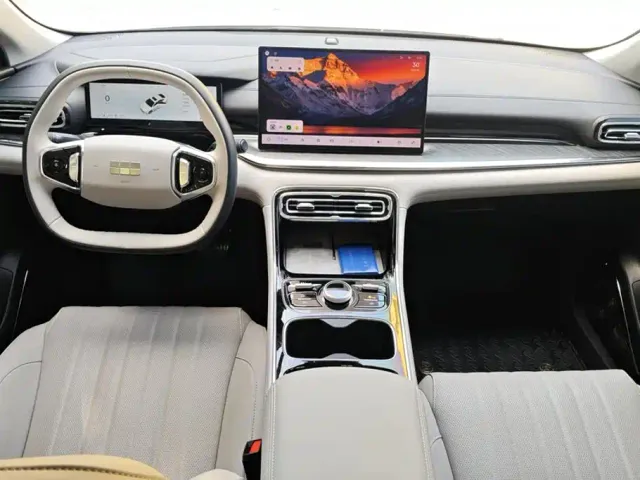 Geely Galaxy Stellar 6 — Фото автомобиля 12