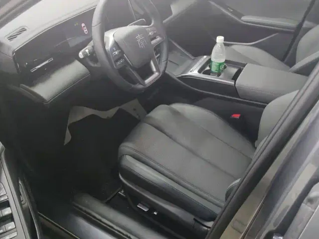 BYD Qin L — Фото автомобиля 9