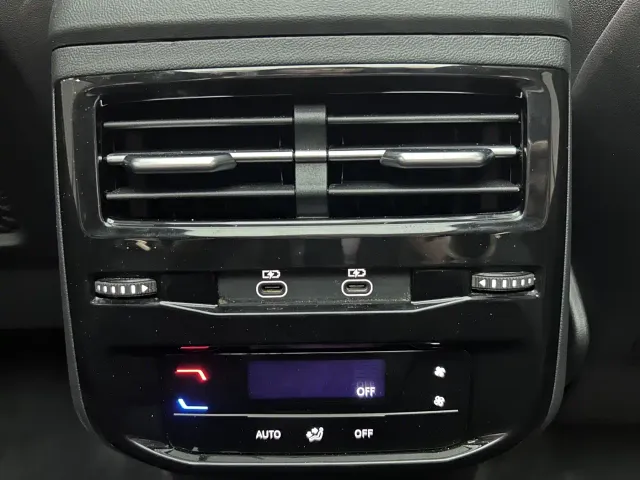 Audi Audi Q6 2023 40 TFSI quattro Cloud View Light Yulin Package — Фото автомобиля 21