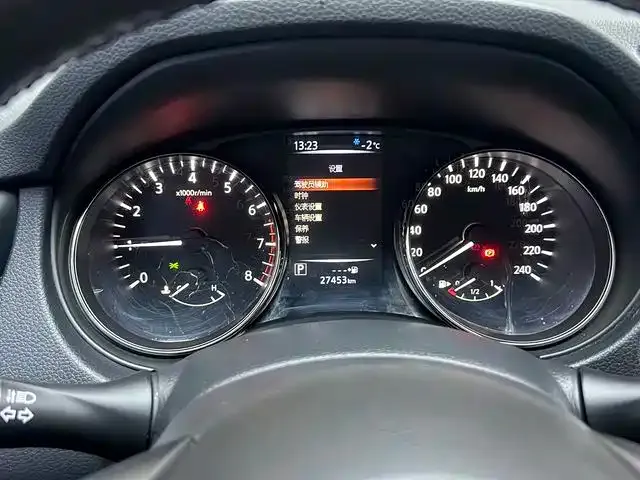 Nissan X-Trail — Фото автомобиля 10