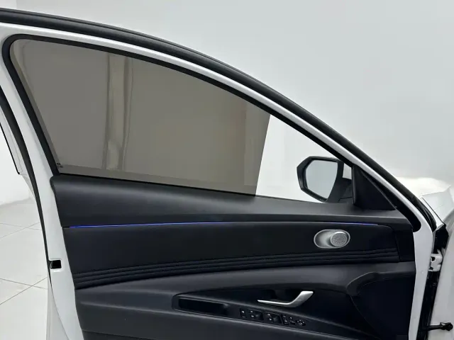 Hyundai Elantra — Фото автомобиля 15