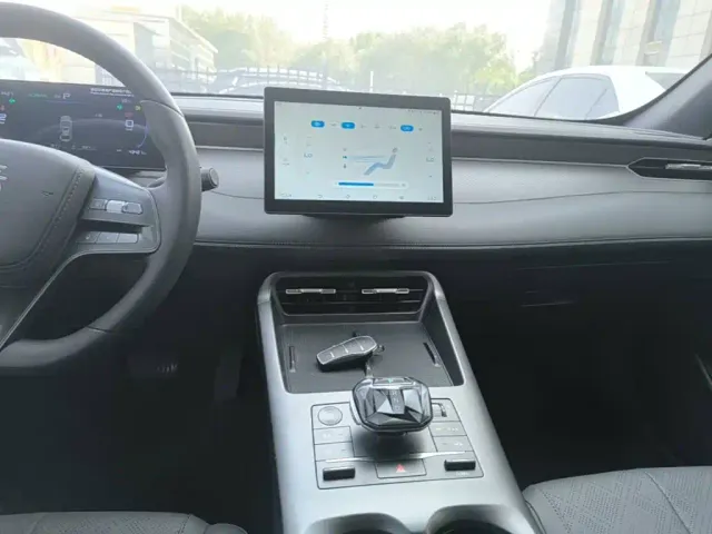 BYD Qin PLUS — Фото автомобиля 12
