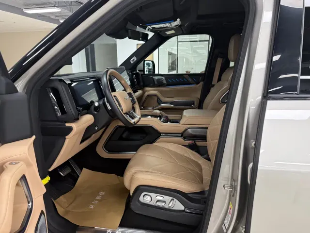 BYD FangChengBao Leopard 8 — Фото автомобиля 11