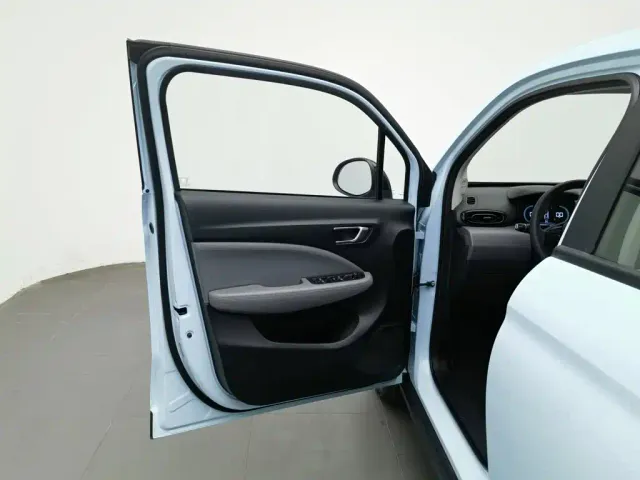Leapmotor T03 — Фото автомобиля 8